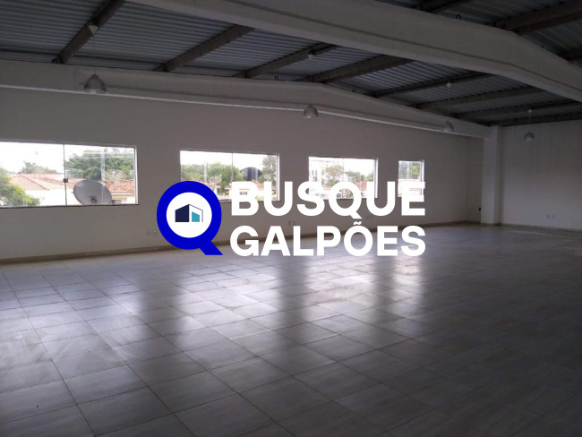 Galpão Comercial com Pé-Direito Duplo e Laje Reforçada – em Feira de Santana