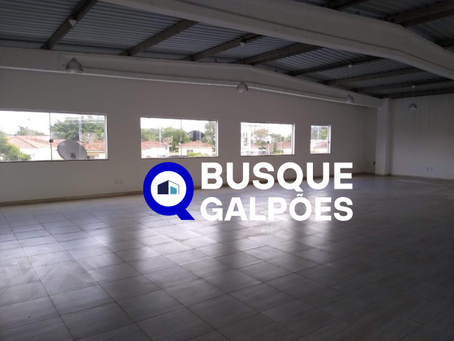 Galpão Comercial com Pé-Direito Duplo e Laje Reforçada – em Feira de Santana